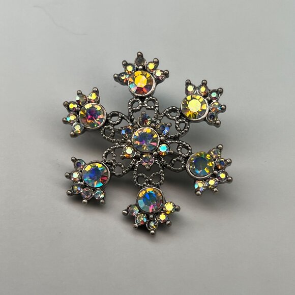 Vintage Snowflake Brooch Pin Art With Aurora Borealis Rhinestones MCM Estate - Picture 2 of 7